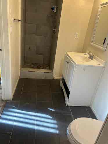 1 bedroom w bathroom