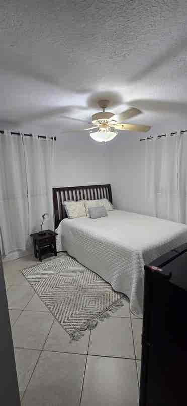 Room For Rent In Deerfield Beach.
