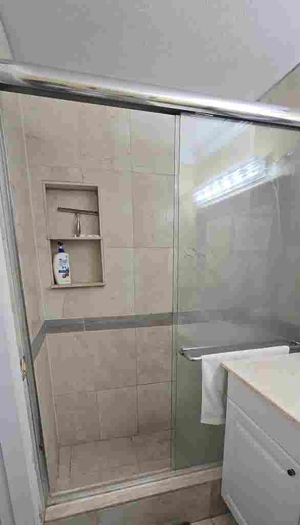 Room For Rent In Deerfield Beach.