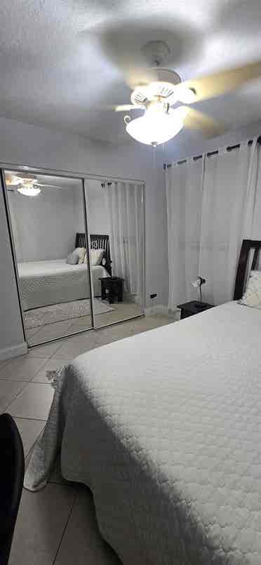 Room For Rent In Deerfield Beach.