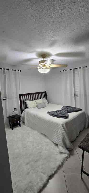 Room For Rent In Deerfield Beach.