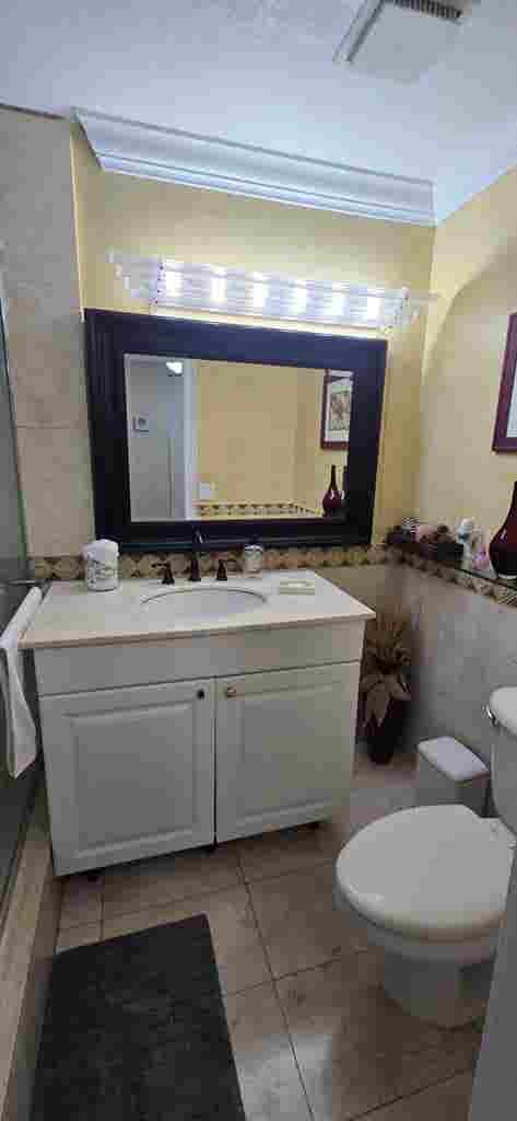 Room For Rent In Deerfield Beach.