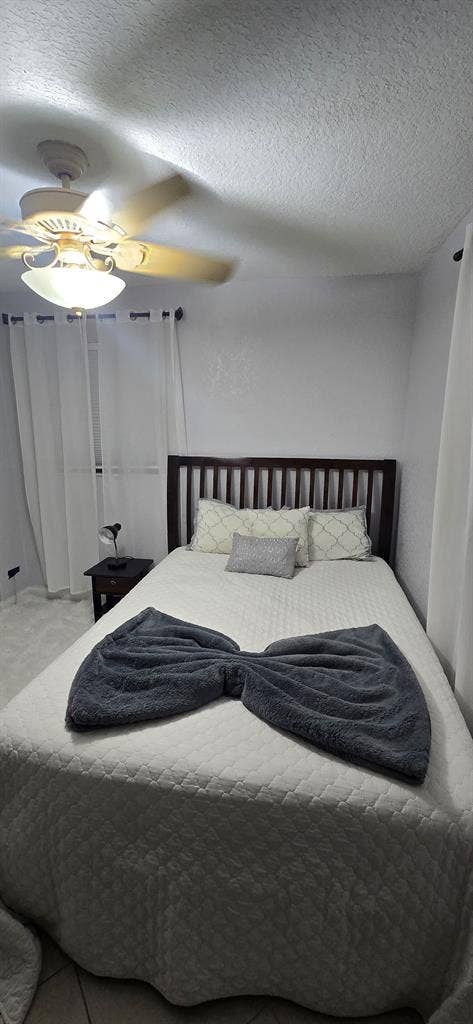 Room For Rent In Deerfield Beach.