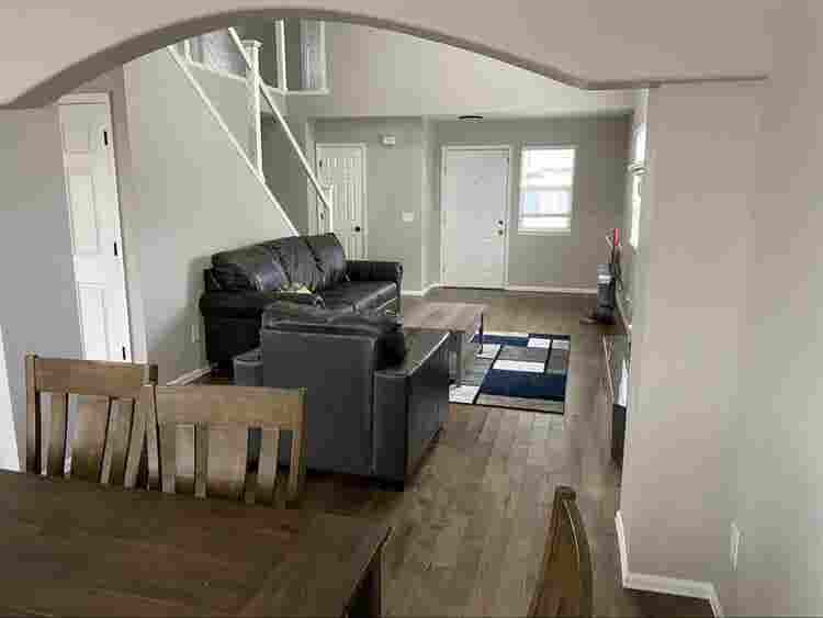 Master Bedroom w private bathroom