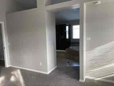 Master Bedroom w private bathroom