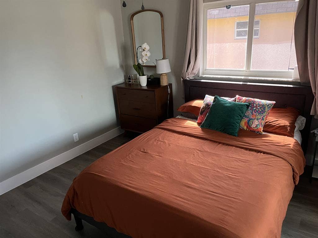 Private Room | Clean, Stylish