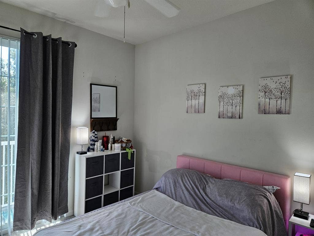 Private Room - Great Location