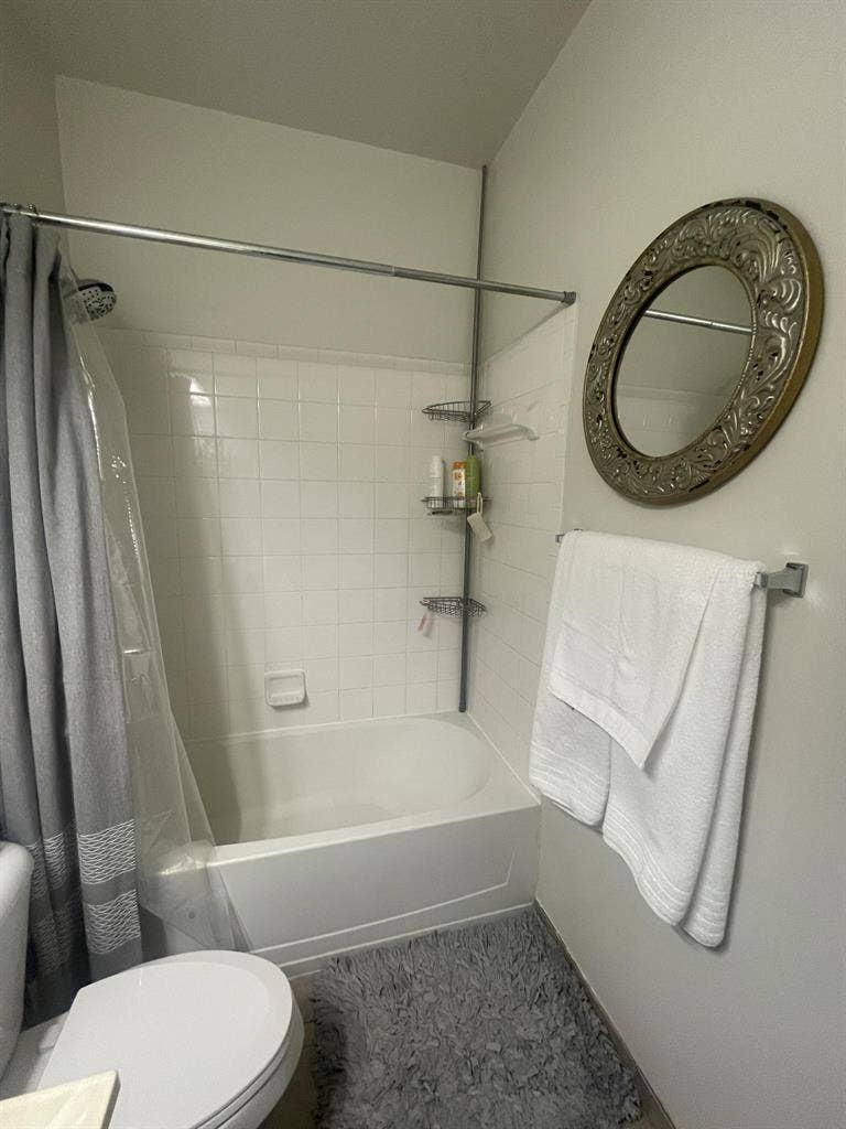 Private Room - Great Location