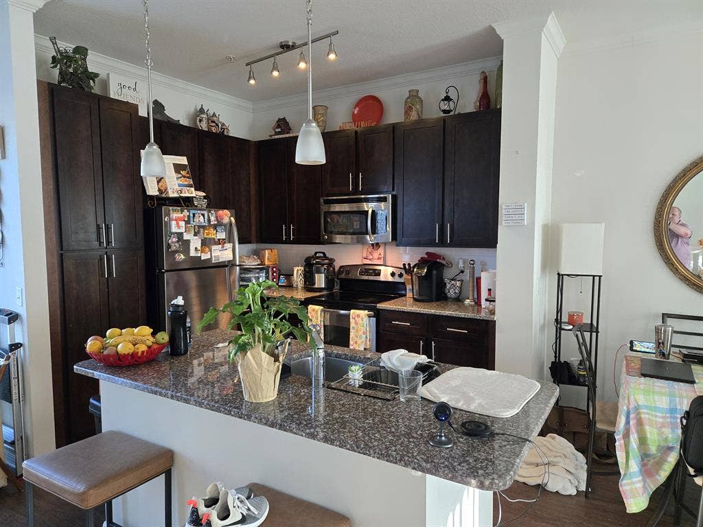 Private Room - Great Location