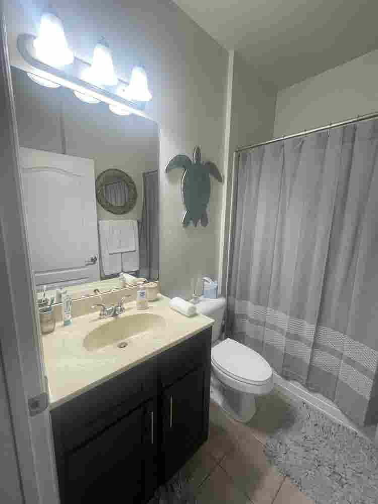 Private Room - Great Location