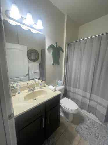 Private Room - Great Location
