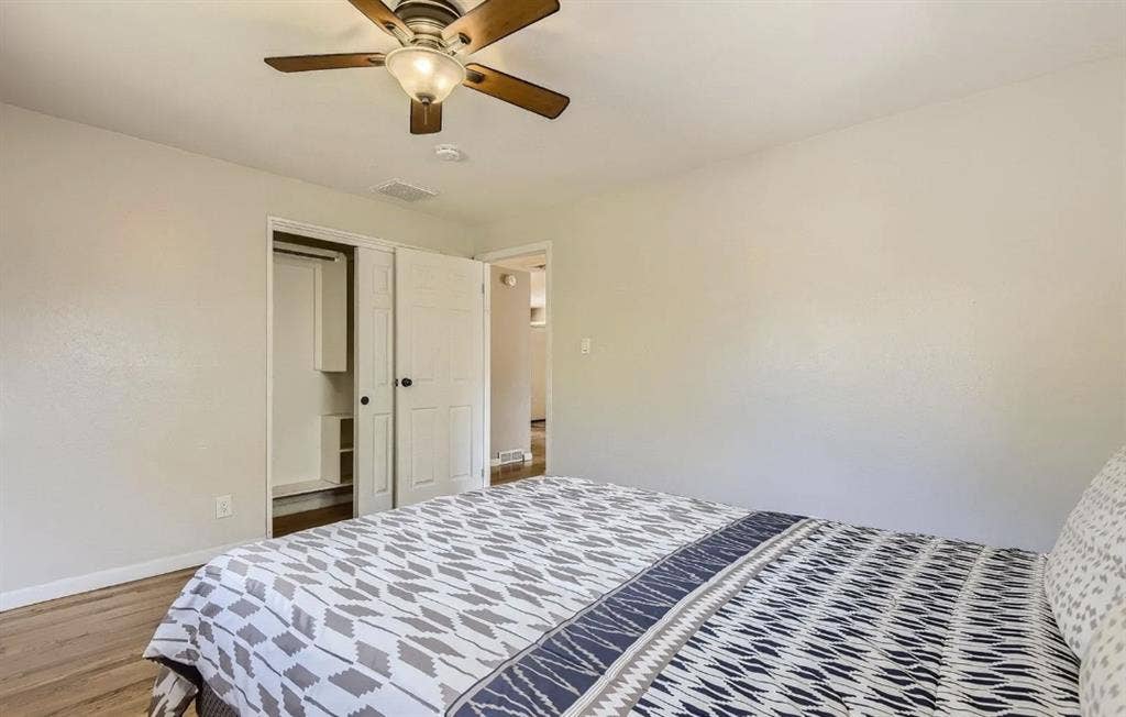 Room in Quiet House In Aurora