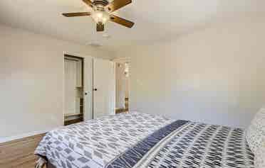 Room in Quiet House In Aurora