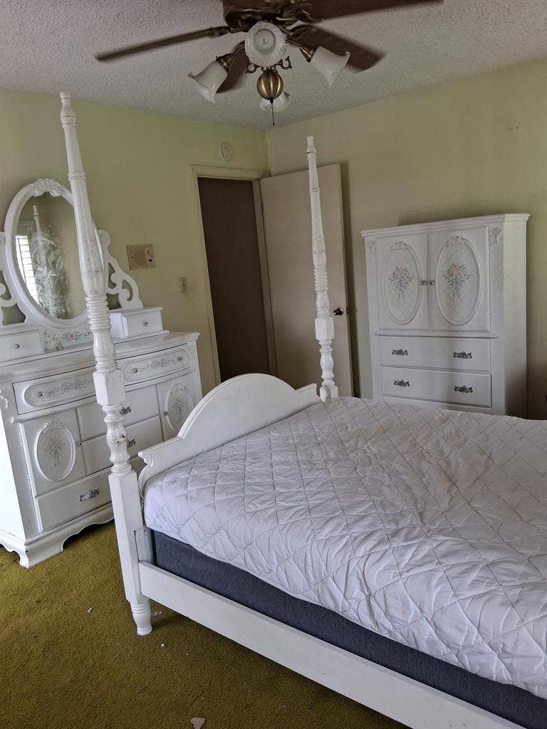 Double size bed