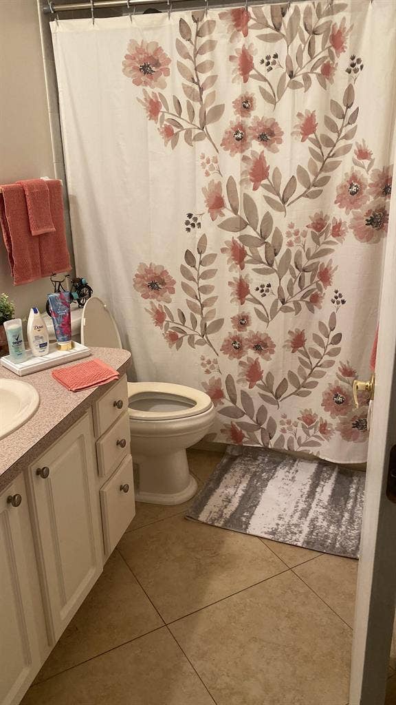 ROOM FOR RENT IN CAPE CORAL