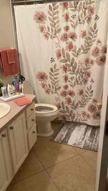 ROOM FOR RENT IN CAPE CORAL