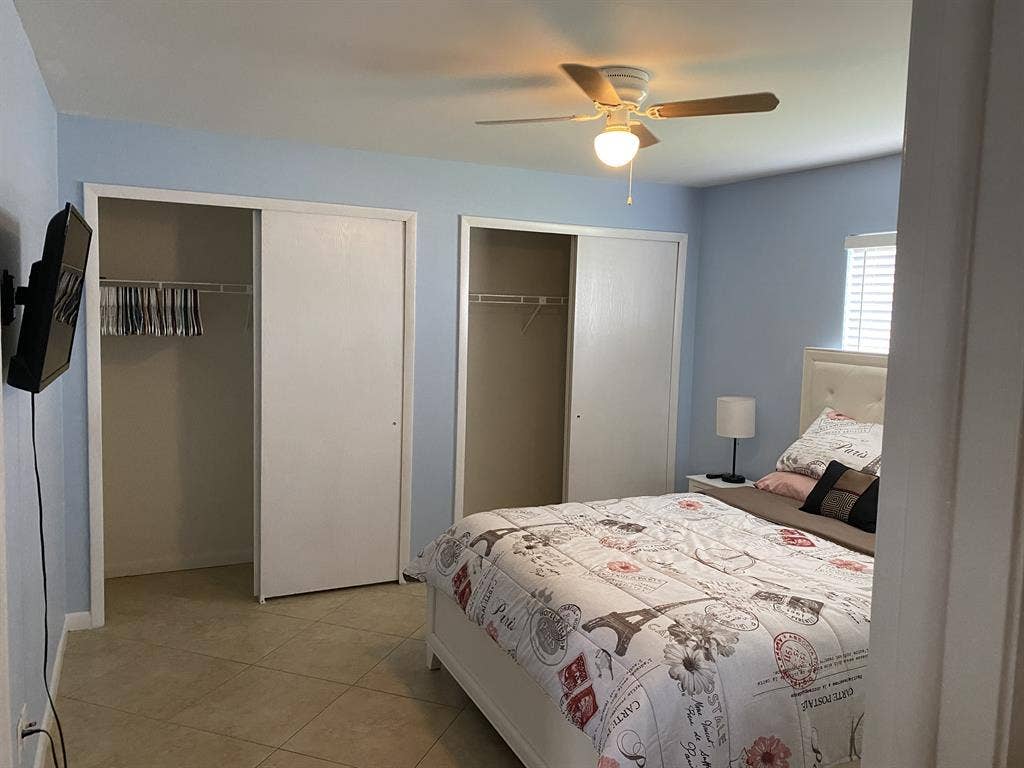 ROOM FOR RENT IN CAPE CORAL