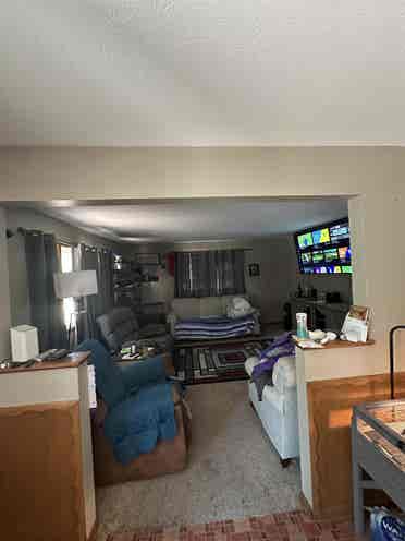 4 bedroom house near Westloop. $