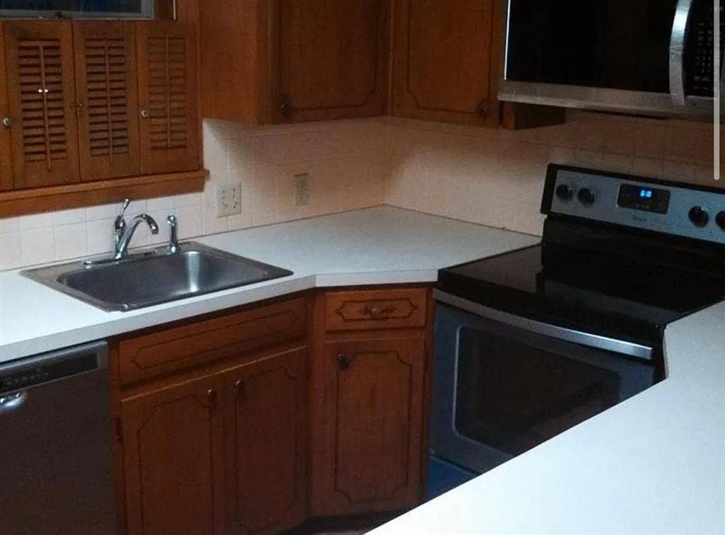 4 bedroom house near Westloop. $