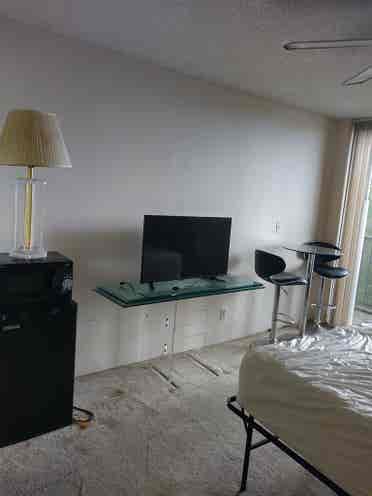 Looking for a Christian roommate