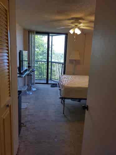 Looking for a Christian roommate