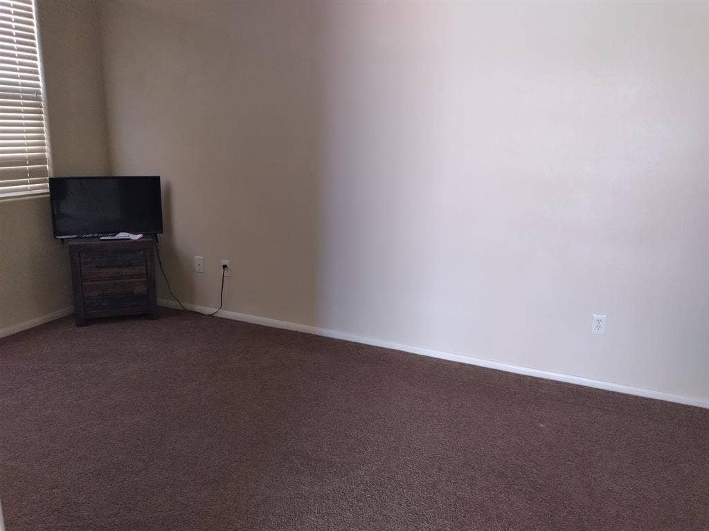 3 Rooms For Rent