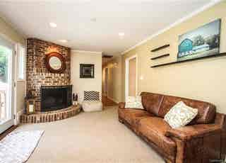 Room for rent in South Park area