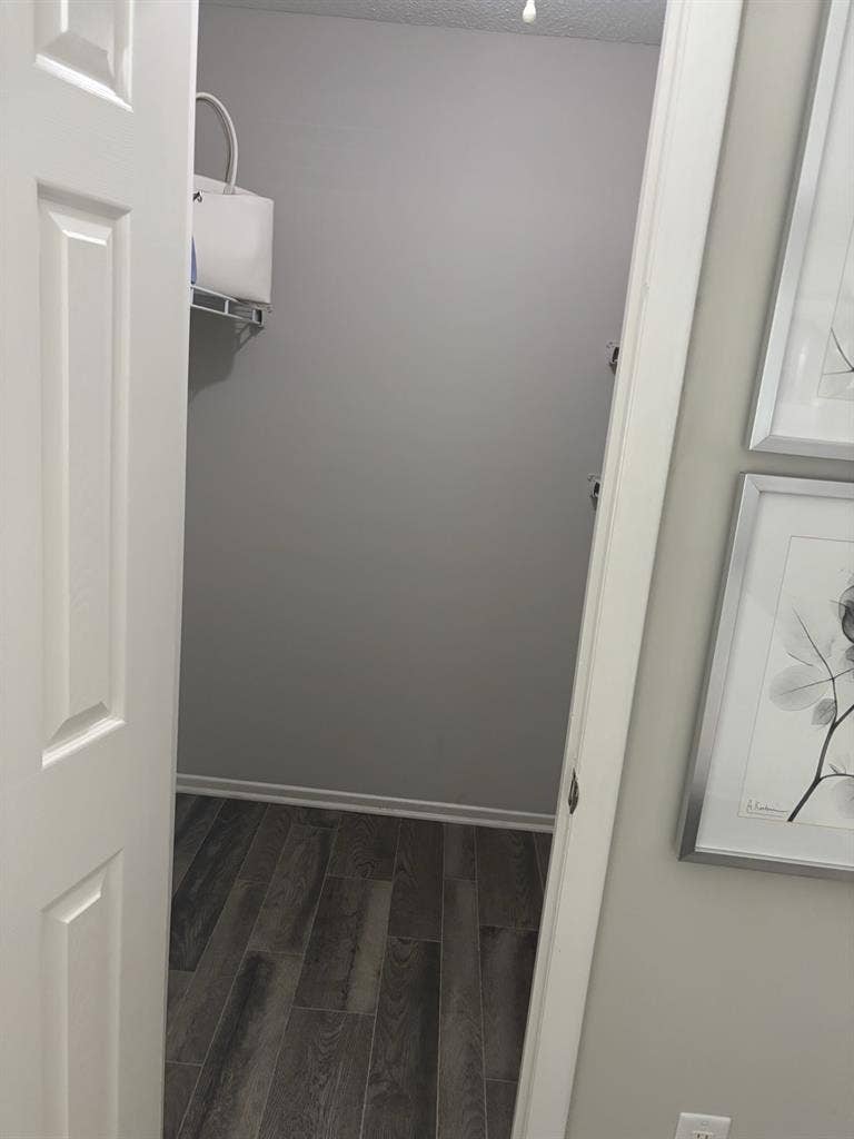 Looking for a roommate in Cary