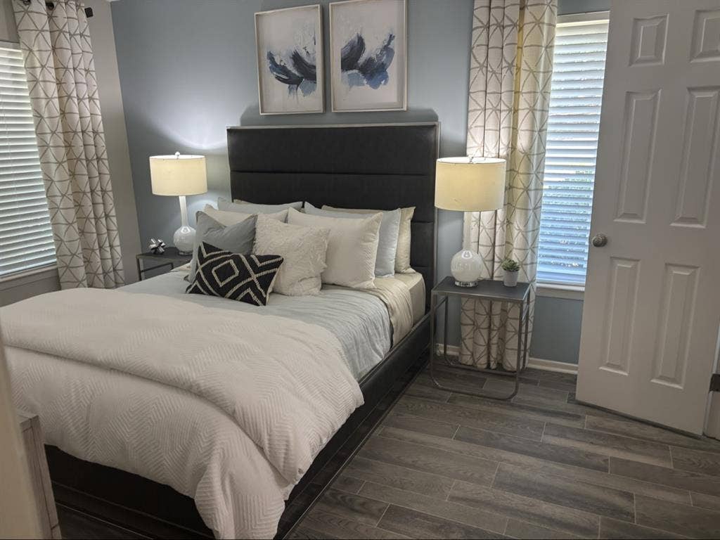 Looking for a roommate in Cary