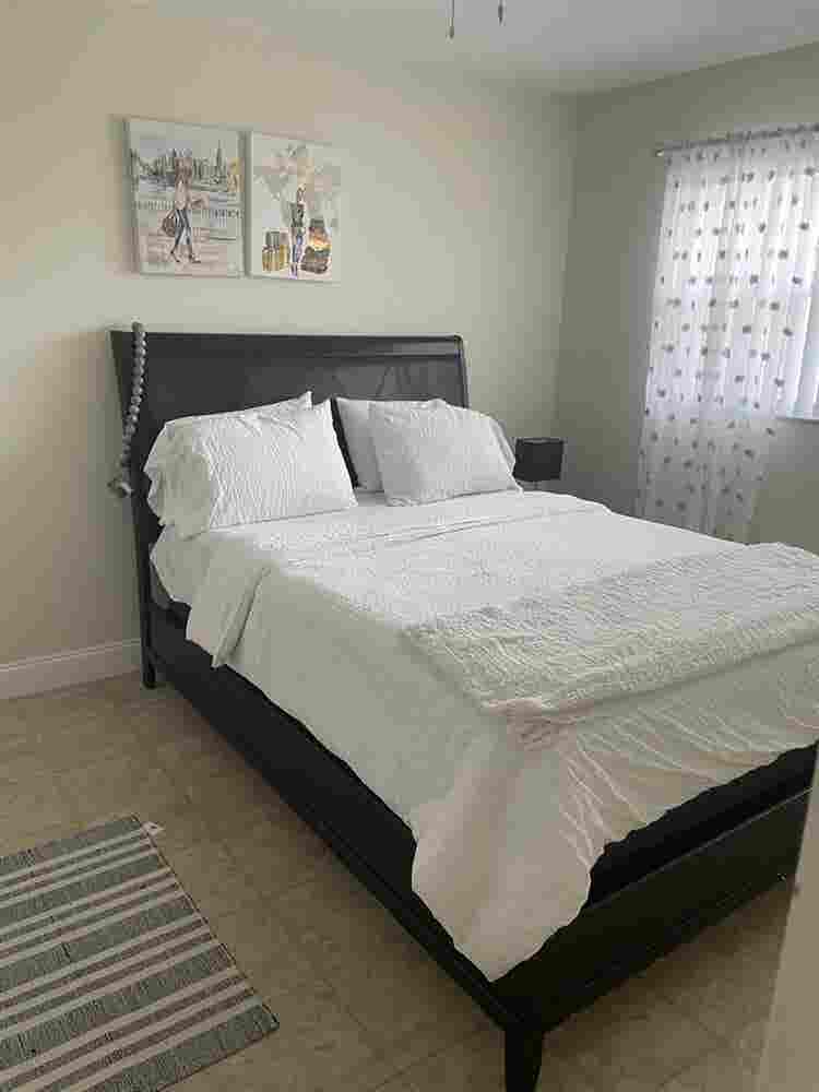 New Listing - Room for rent