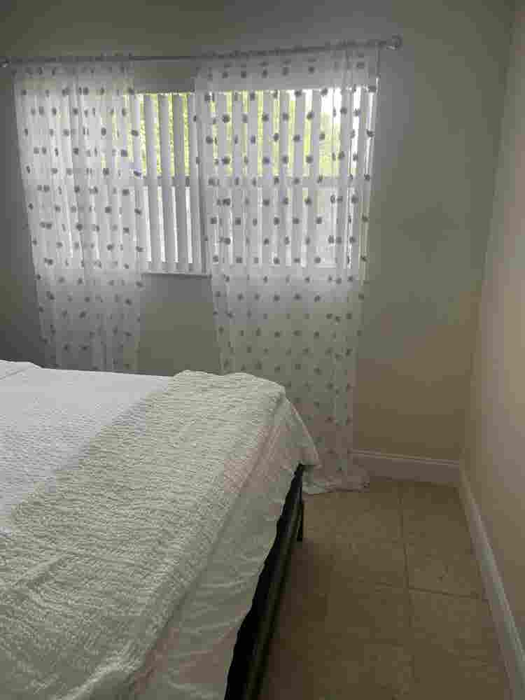 New Listing - Room for rent
