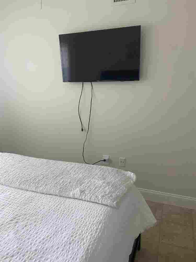 New Listing - Room for rent