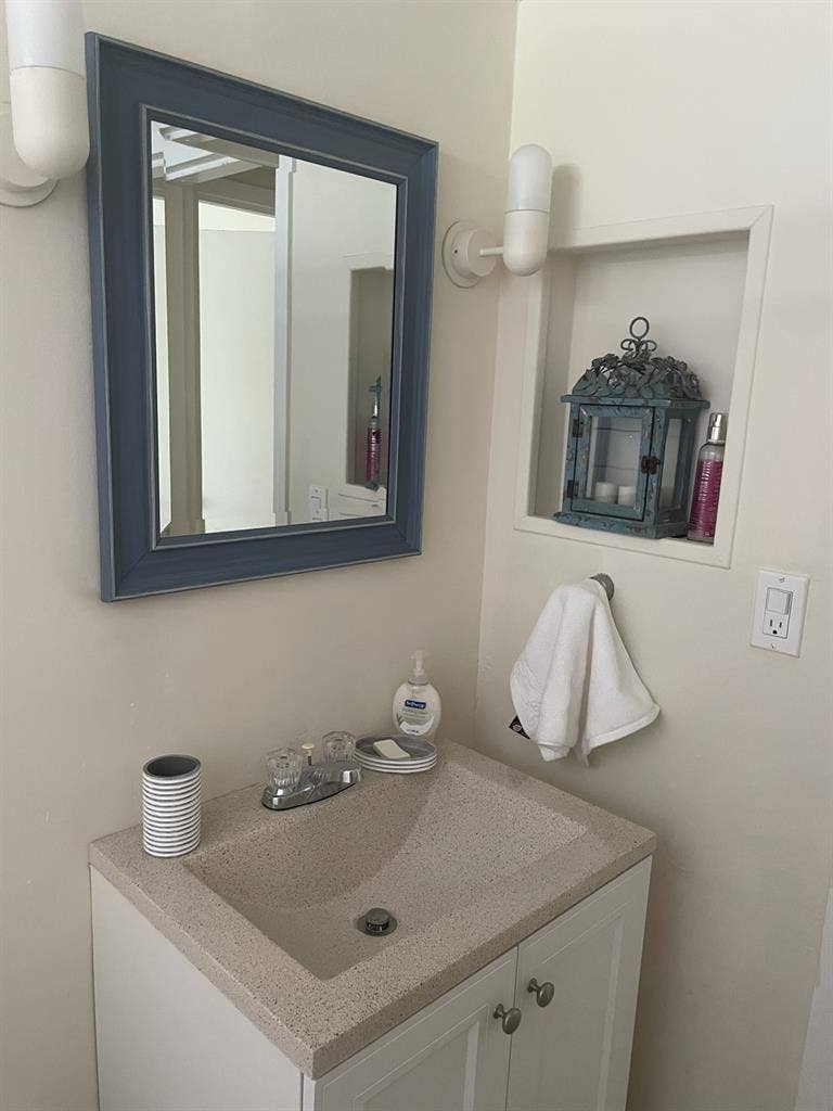 New Listing - Room for rent