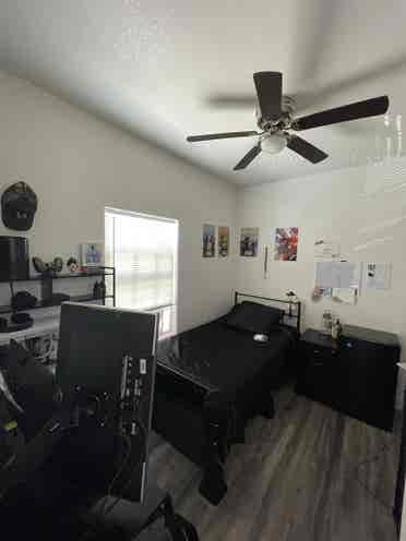 ROOM FOR RENT (Sublease)