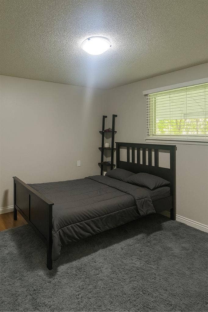 Spacious Room available
