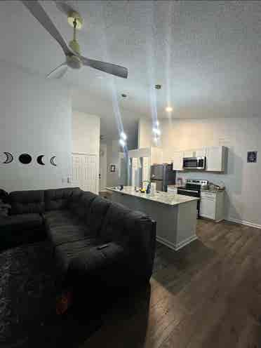 Nice bedroom for rent!!