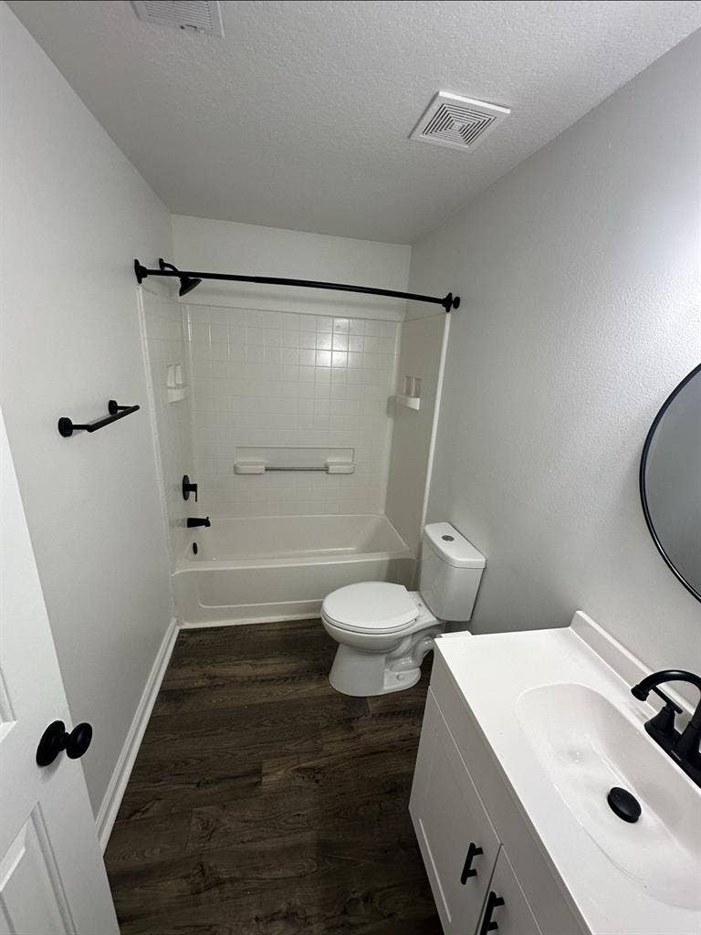 Nice bedroom for rent!!