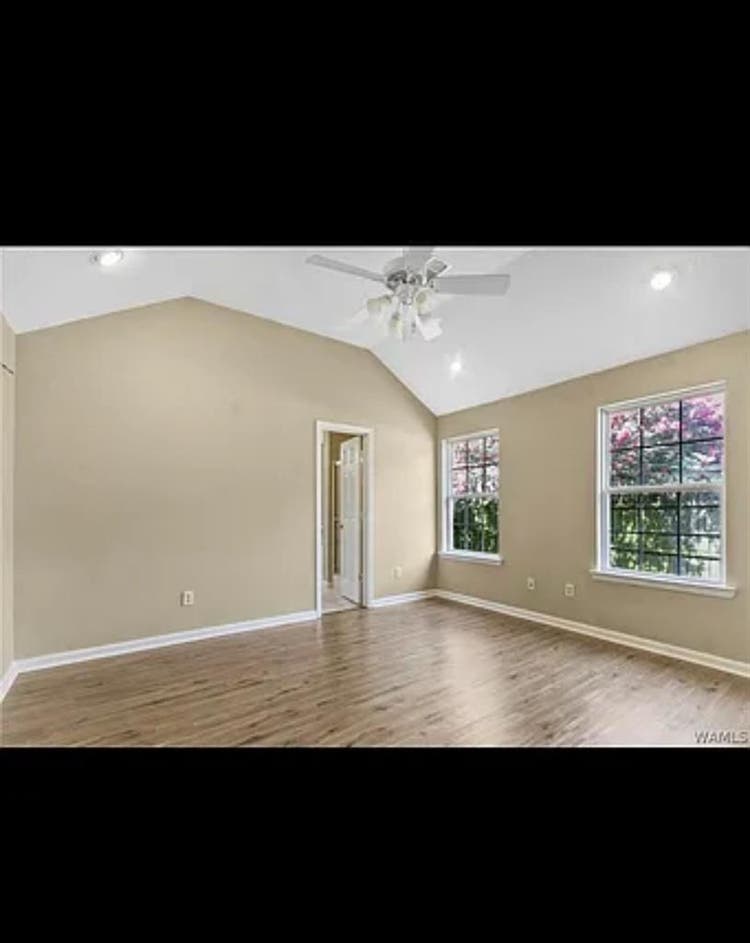 🏡For Rent!  Bath