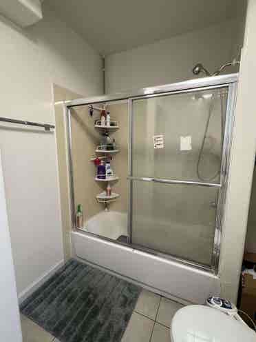 Private Room in 2bd Unit, Fruitvale