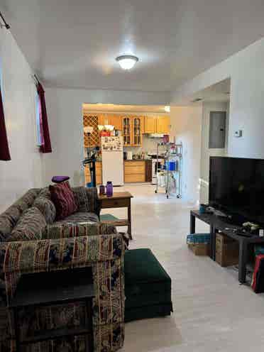 Private Room in 2bd Unit, Fruitvale