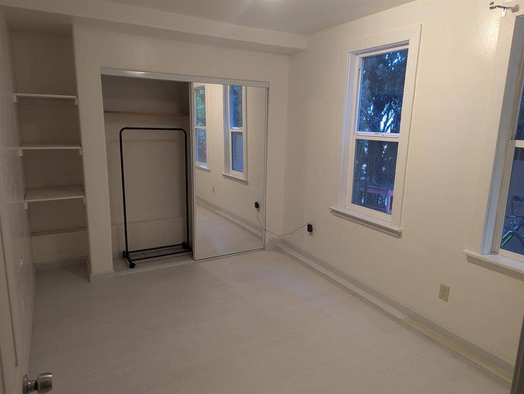 Private Room in 2bd Unit, Fruitvale