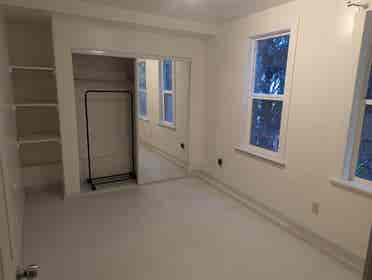 Private Room in 2bd Unit, Fruitvale