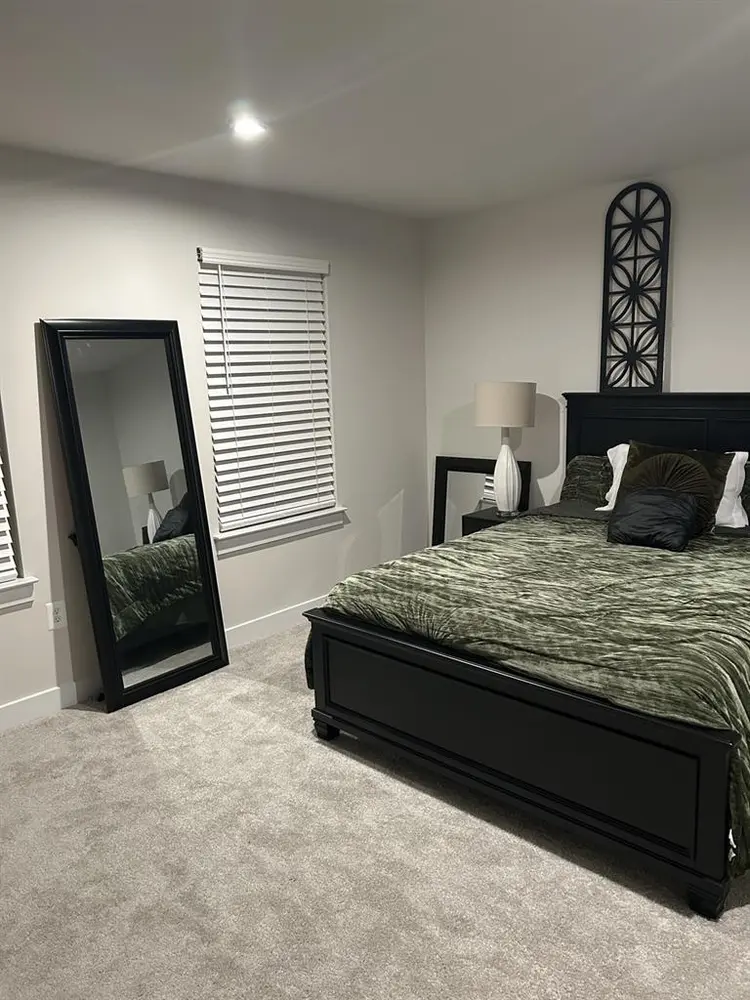 Private & Spacious Room