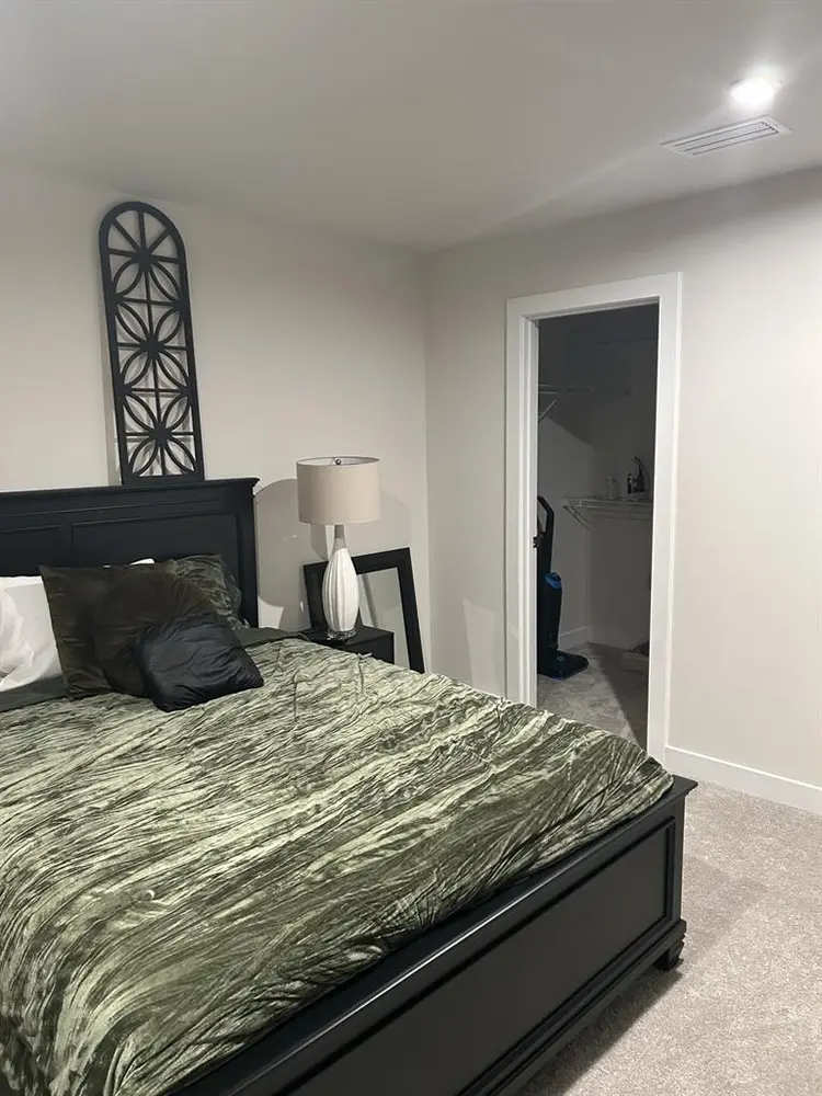 Private & Spacious Room