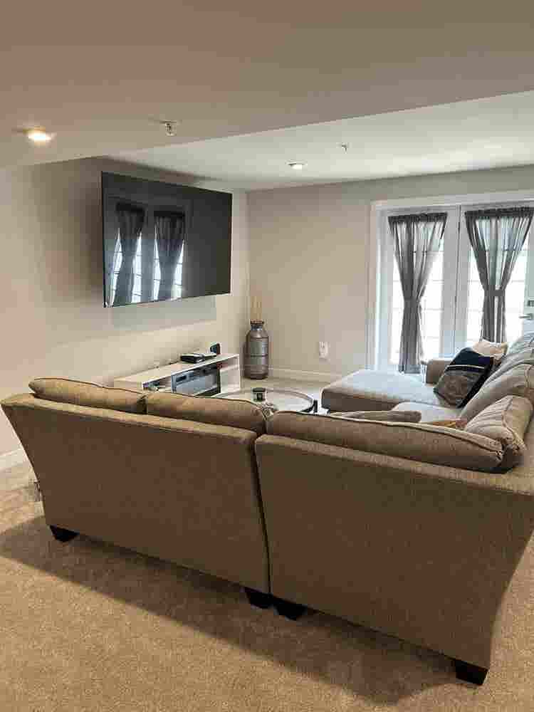 Private & Spacious Basement Room