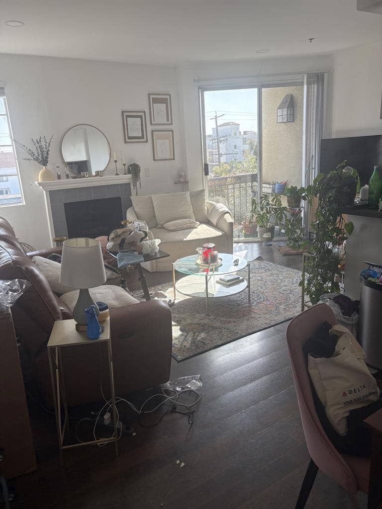 Looking for roomate July 1st!!