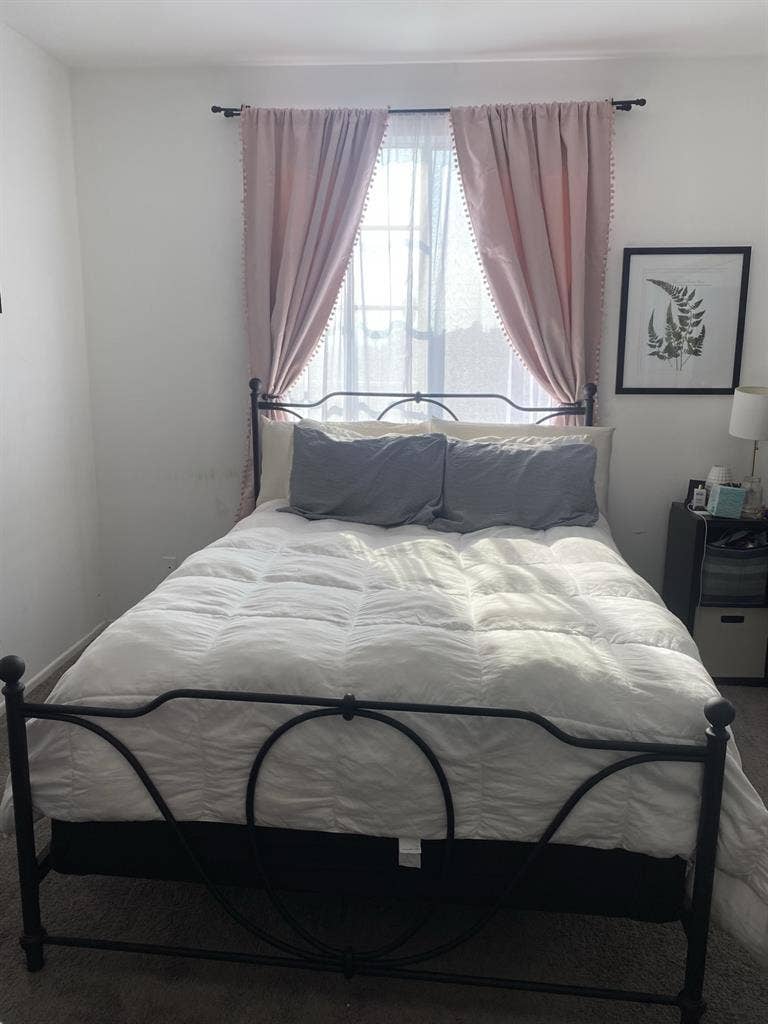Looking for roomate July 1st!!
