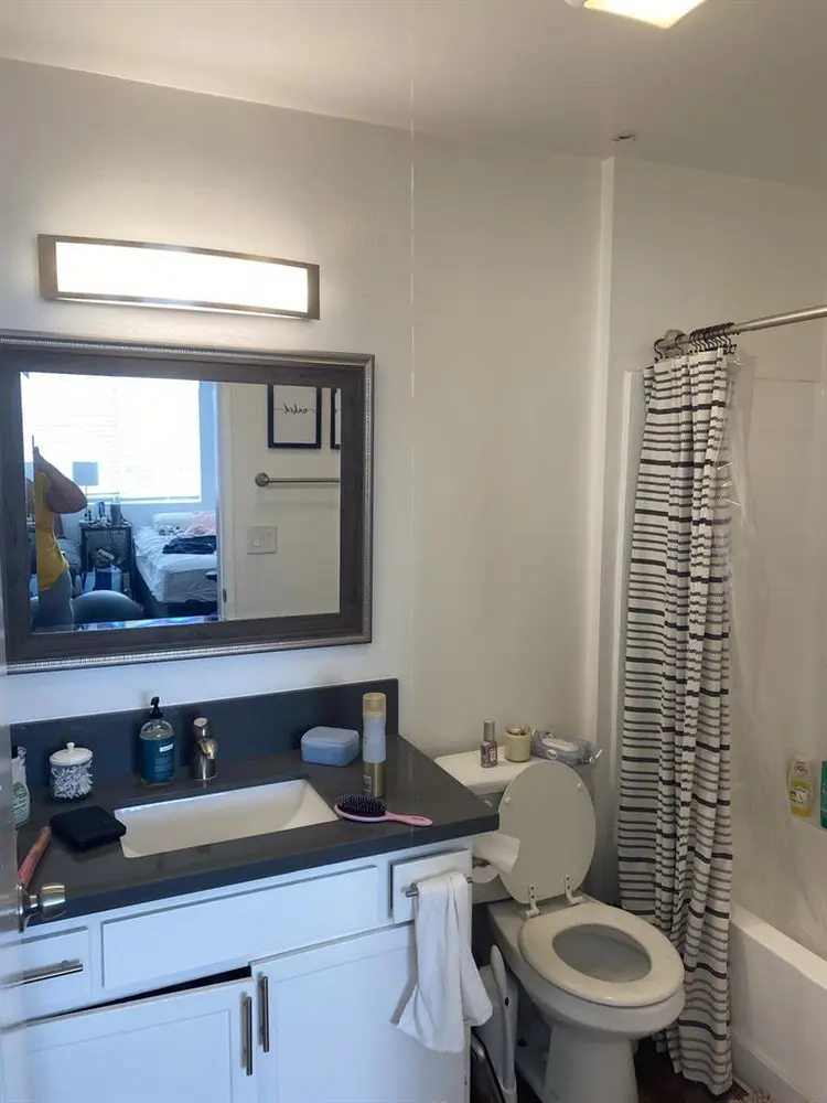 Looking for roomate July 1st!!