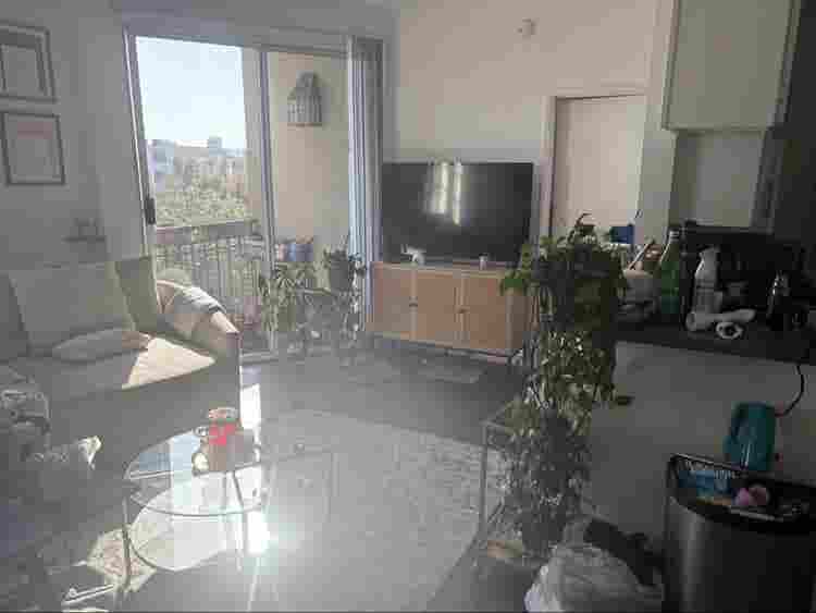 Looking for roomate July 1st!!