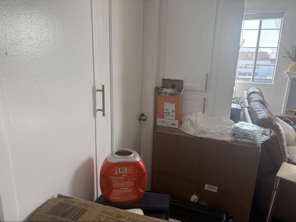 Looking for roomate July 1st!!